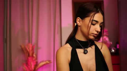 Snapshot of kity_sweet chatting on 01.11.26 Erika online show from 01.11.26