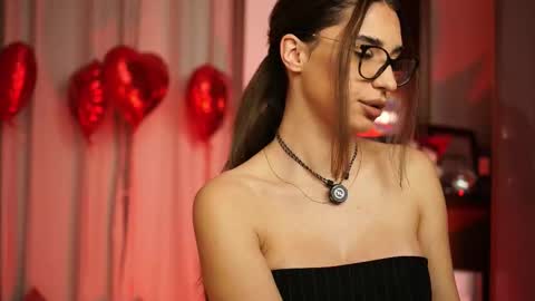 Snapshot of kity_sweet chatting on 02.13.26 Erika online show from 02.13.26