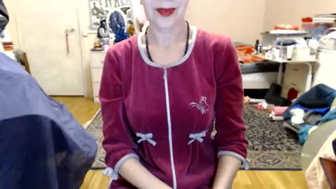 Snapshot of kiuminberry chatting on 01.02.25 KiuminBerry online show from 01.02.25