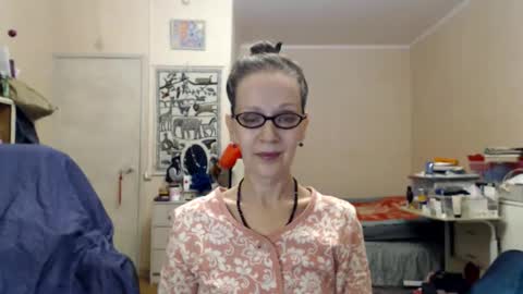 Snapshot of kiuminberry chatting on 01.11.25 KiuminBerry online show from 01.11.25