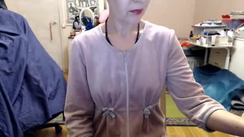 Snapshot of kiuminberry chatting on 01.14.25 KiuminBerry online show from 01.14.25