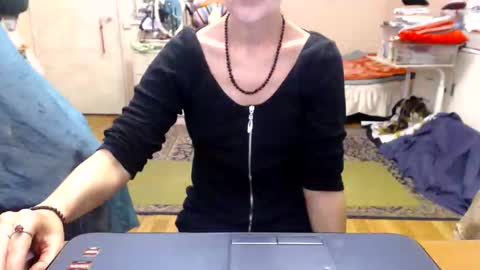 Snapshot of kiuminberry chatting on 09.10.25 KiuminBerry online show from 09.10.25