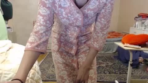 Snapshot of kiuminberry chatting on 11.27.25 KiuminBerry online show from 11.27.25