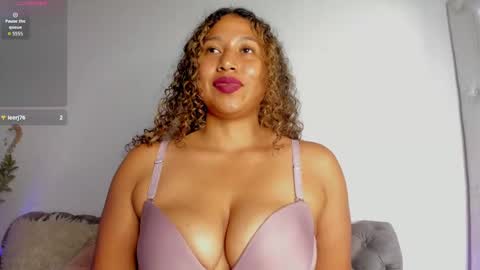 Snapshot of kiut_lili18 chatting on 11.19.25 Lili online show from 11.19.25