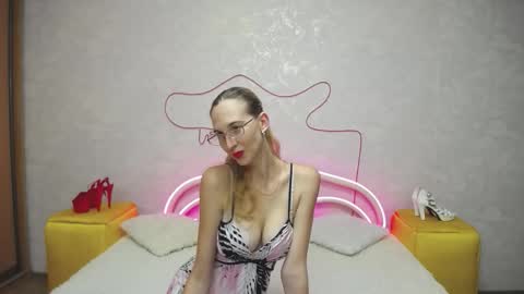 Klary online show from 10.05.25