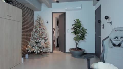 Christina online show from 12.22.24