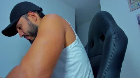 Snapshot of klinsmannwalton chatting on 11.15.25 klinsmannwalton online show from 11.15.25