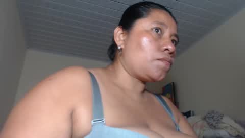 Snapshot of kloe_boobs chatting on 02.23.25 Kloe online show from 02.23.25