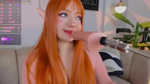 Snapshot of kloe_raize chatting on 10.23.25 Kloe online show from 10.23.25