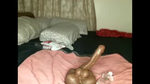 Snapshot of kmagie chatting on 12.20.24 kmagie online show from 12.20.24