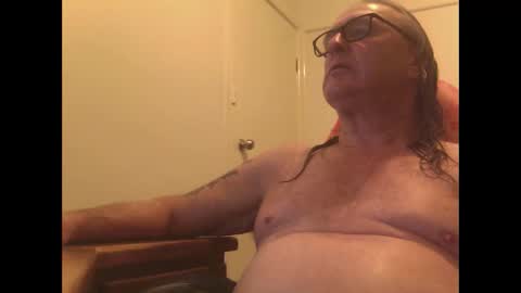 Snapshot of knobout chatting on 02.16.26 knobout online show from 02.16.26