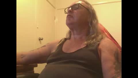 Snapshot of knobout chatting on 02.18.26 knobout online show from 02.18.26