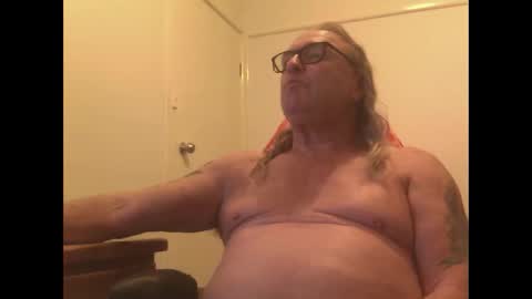 Snapshot of knobout chatting on 03.02.26 knobout online show from 03.02.26