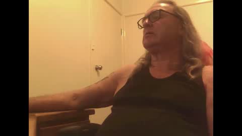 Snapshot of knobout chatting on 03.03.26 knobout online show from 03.03.26