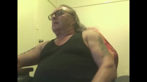 Snapshot of knobout chatting on 03.05.26 knobout online show from 03.05.26