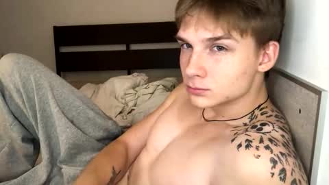 Snapshot of knotsiemens chatting on 10.04.25 Adam online show from 10.04.25