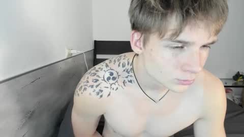 Snapshot of knotsiemens chatting on 10.17.25 Adam online show from 10.17.25