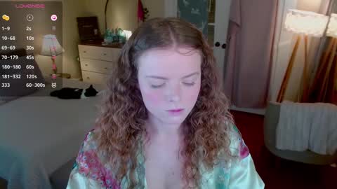 Snapshot of knowlita chatting on 02.19.25 knowlita online show from 02.19.25