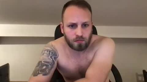 Snapshot of kobasic chatting on 01.22.25 hugo online show from 01.22.25