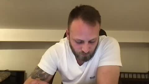 Snapshot of kobasic chatting on 01.27.25 hugo online show from 01.27.25