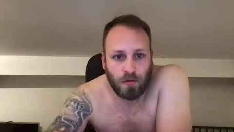 Snapshot of kobasic chatting on 02.05.25 hugo online show from 02.05.25