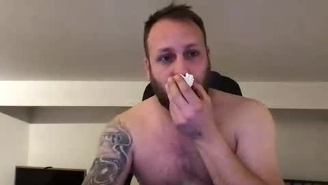 Snapshot of kobasic chatting on 02.05.25 hugo online show from 02.05.25