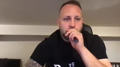 Snapshot of kobasic chatting on 03.09.25 hugo online show from 03.09.25