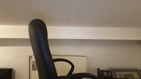 Snapshot of kobasic chatting on 11.22.25 hugo online show from 11.22.25