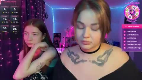 Mia online show from 11.28.25