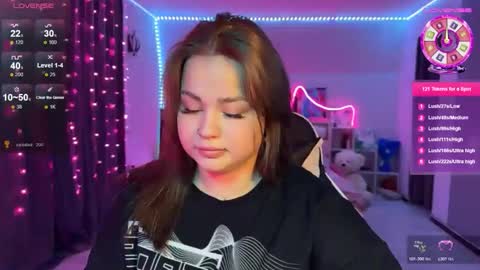 Snapshot of kokokolla chatting on 12.15.25 Mia online show from 12.15.25