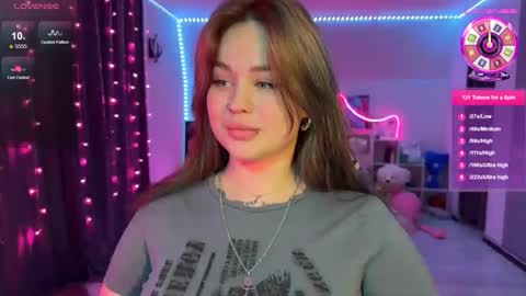 Snapshot of kokokolla chatting on 12.18.25 Mia online show from 12.18.25