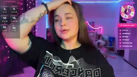 Snapshot of kokokolla chatting on 12.19.25 Mia online show from 12.19.25