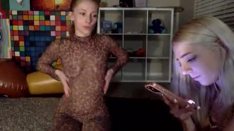 Snapshot of konniefirst chatting on 02.25.26 Konnie online show from 02.25.26