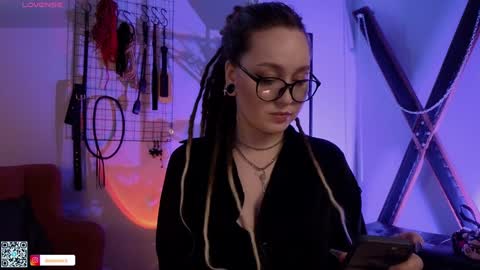 Snapshot of koracrosbie chatting on 02.03.25 Kora TG channel online show from 02.03.25