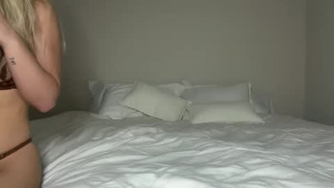 Korina online show from 04.11.26