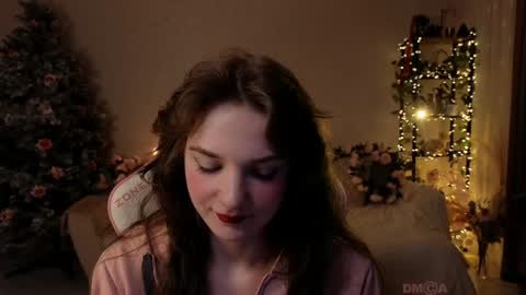 Snapshot of kottyaa_ch chatting on 12.19.24 Kottyaa cb FOLLOWING online show from 12.19.24