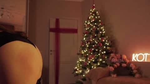 Snapshot of kottyaa_ch chatting on 12.26.24 Kottyaa cb FOLLOWING online show from 12.26.24