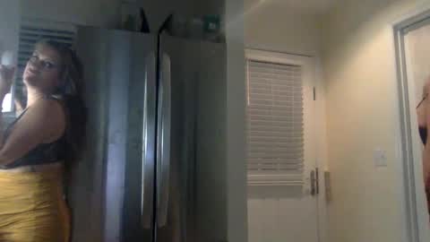 Snapshot of koyoteej chatting on 01.18.25 koyoteej online show from 01.18.25