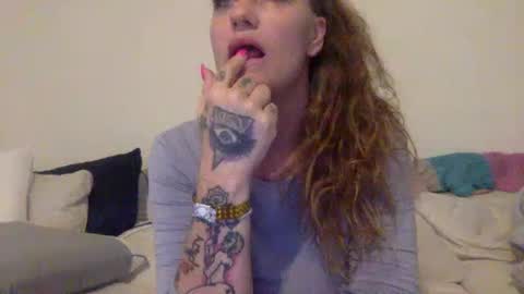 Snapshot of koyoteej chatting on 01.18.25 koyoteej online show from 01.18.25