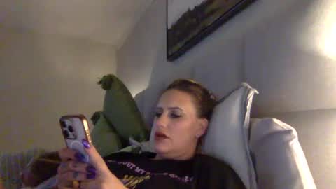 Snapshot of koyoteej chatting on 02.01.25 koyoteej online show from 02.01.25