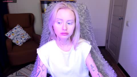 Snapshot of kris_grant chatting on 12.22.24 kris_grant online show from 12.22.24