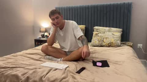 Snapshot of krishort chatting on 12.14.24 krishort online show from 12.14.24