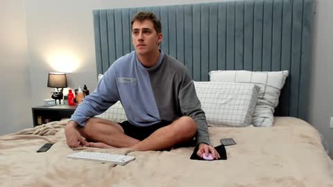 Snapshot of krishort chatting on 12.15.24 krishort online show from 12.15.24