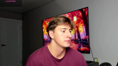 Snapshot of krishort chatting on 10.13.25 krishort online show from 10.13.25