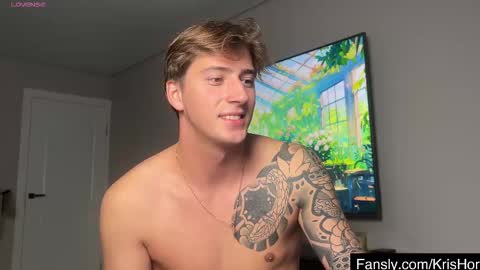 Snapshot of krishort chatting on 10.29.25 krishort online show from 10.29.25