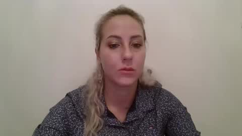 Snapshot of kriss_grace chatting on 10.07.25 Grace online show from 10.07.25