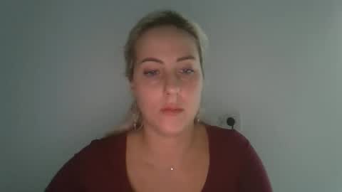 Snapshot of kriss_grace chatting on 10.10.25 Grace online show from 10.10.25