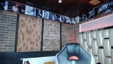 kriss_sweetboobs online show from 09.13.25