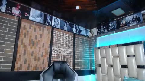 kriss_sweetboobs online show from 09.30.25