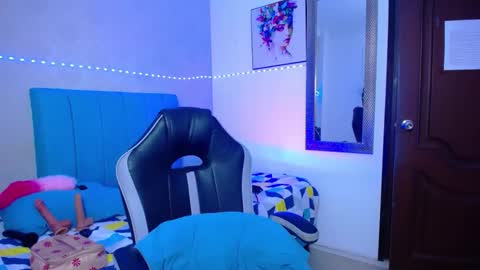 kriss_sweetboobs online show from 02.14.26